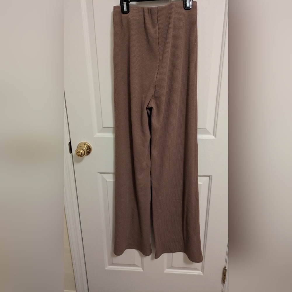 Brown Ribbed Two-Piece Set - Picture 6 of 7